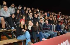 Foto de la galería: Alegría, brillo y compromiso: más postales de la Estudiantina 2015