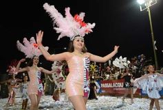 Foto de la galería: Alegría, brillo y compromiso: más postales de la Estudiantina 2015