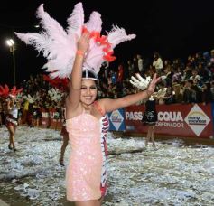 Foto de la galería: Alegría, brillo y compromiso: más postales de la Estudiantina 2015