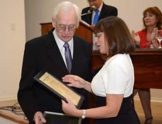 Foto de la galería: La FECCOPROMI homenajeó a los profesionales