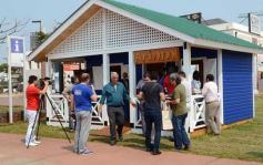 Foto de la galería: APICOFOM entregó la casa que sorteó el 20 de septiembre en la Feria Forestal
