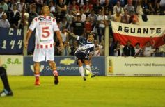 Foto de la galería: Guaraní sumó otra victoria ante Atlético Paraná y sueña