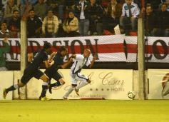 Foto de la galería: Guaraní volvió a ganar y dejó la zona de descenso