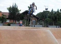 Foto de la galería: Moderno acceso para la pujante ciudad de Alem