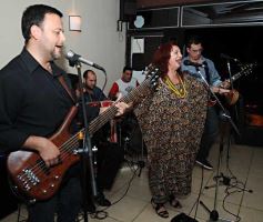 Foto de la galería: Posadeña Linda disfrutó de la música de Amanda de Colombia