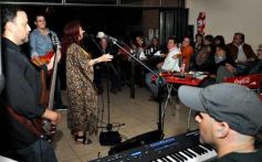 Foto de la galería: Posadeña Linda disfrutó de la música de Amanda de Colombia