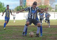 Foto de la galería: Mitre vapuleó al “Deca” por 5 a 1 como visitante