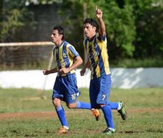 Foto de la galería: Mitre vapuleó al “Deca” por 5 a 1 como visitante