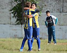 Foto de la galería: Mitre vapuleó al “Deca” por 5 a 1 como visitante