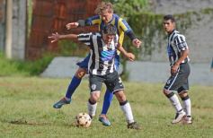 Foto de la galería: Mitre vapuleó al “Deca” por 5 a 1 como visitante