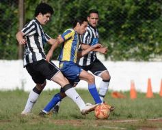 Foto de la galería: Mitre vapuleó al “Deca” por 5 a 1 como visitante