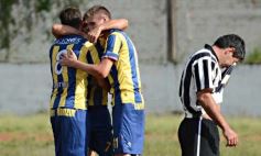 Sixto Fotografías. Deportes. Liga Posadeña A - Mitre vapuleó al “Deca” por 5 a 1 como visitante