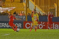 Foto de la galería: Otro cachetazo para Crucero: lo goleó Independiente