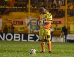 Foto de la galería: Otro cachetazo para Crucero: lo goleó Independiente