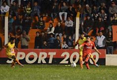 Foto de la galería: Otro cachetazo para Crucero: lo goleó Independiente