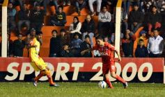 Foto de la galería: Otro cachetazo para Crucero: lo goleó Independiente