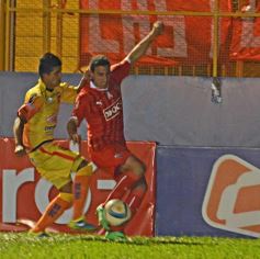 Foto de la galería: Otro cachetazo para Crucero: lo goleó Independiente