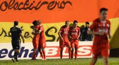 Foto de la galería: Otro cachetazo para Crucero: lo goleó Independiente