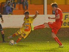 Foto de la galería: Otro cachetazo para Crucero: lo goleó Independiente