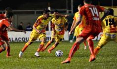 Foto de la galería: Otro cachetazo para Crucero: lo goleó Independiente