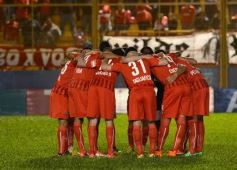 Foto de la galería: Otro cachetazo para Crucero: lo goleó Independiente