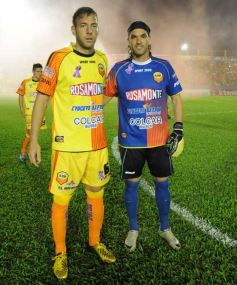 Foto de la galería: Otro cachetazo para Crucero: lo goleó Independiente