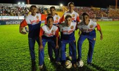 Foto de la galería: Otro cachetazo para Crucero: lo goleó Independiente