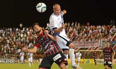Sixto Fotografías. Deportes. B Nacional - Guaraní desaprovechó un penal y quedó con un empate amargo