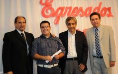 Foto de la galería: Emoción y alegría en la colación de los técnicos egresados del Janssen