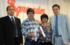 Foto de la galería: Emoción y alegría en la colación de los técnicos egresados del Janssen