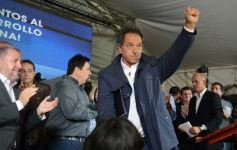 Foto de la galería: Scioli recorrió Itaembé Guazú con Maurice Closs