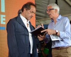 Foto de la galería: Scioli recorrió Itaembé Guazú con Maurice Closs