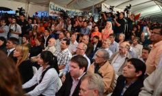 Foto de la galería: Scioli recorrió Itaembé Guazú con Maurice Closs