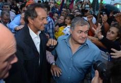 Foto de la galería: Scioli recorrió Itaembé Guazú con Maurice Closs