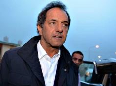 Foto de la galería: Scioli recorrió Itaembé Guazú con Maurice Closs