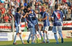 Foto de la galería: La Franja goleó y en la última fecha se define su futuro