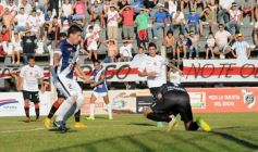 Foto de la galería: La Franja goleó y en la última fecha se define su futuro
