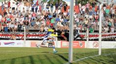 Foto de la galería: La Franja goleó y en la última fecha se define su futuro