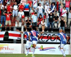 Foto de la galería: La Franja goleó y en la última fecha se define su futuro