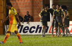 Foto de la galería: Crucero volvió a perder en su despedida de la Primera División