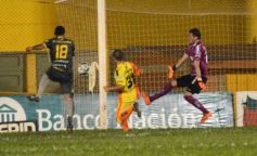 Foto de la galería: Crucero volvió a perder en su despedida de la Primera División