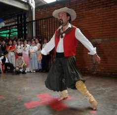 Foto de la galería: El Día de la Tradición se vivió en el Colegio del Carmen