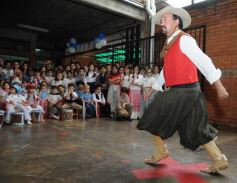 Foto de la galería: El Día de la Tradición se vivió en el Colegio del Carmen