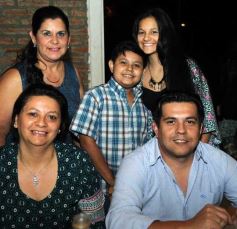 Foto de la galería: Mabel Noemí festejó los 50 con una fiesta alegre y emotiva