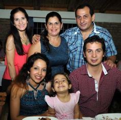 Foto de la galería: Mabel Noemí festejó los 50 con una fiesta alegre y emotiva