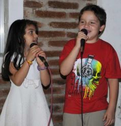 Foto de la galería: Los jóvenes 75 años de Doña Martina y los amigos de siempre tirando buena onda