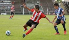 Foto de la galería: Un empate que no benefició a ninguno