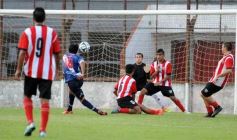 Foto de la galería: Un empate que no benefició a ninguno