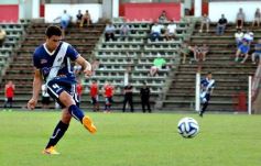 Foto de la galería: Un empate que no benefició a ninguno