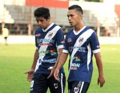 Foto de la galería: Un empate que no benefició a ninguno